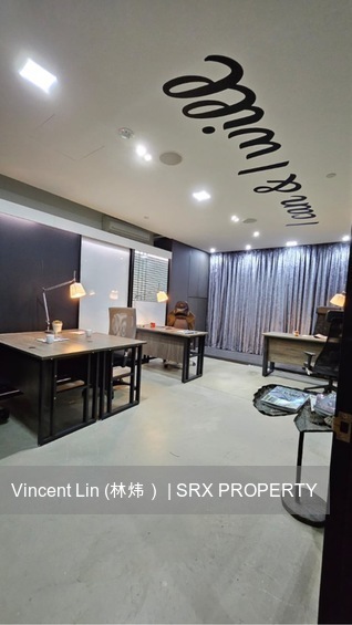 Tong Lee Building (D13), Factory #559199551